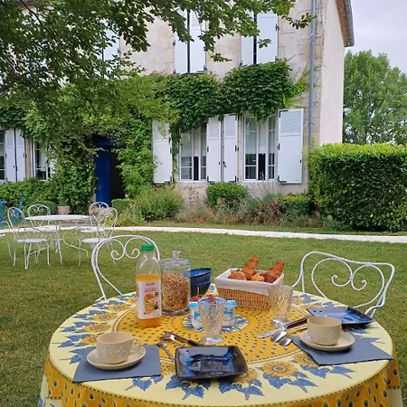 Chic & Charme Au Presbytere Bed & Breakfast Saint-Genes-du-Retz