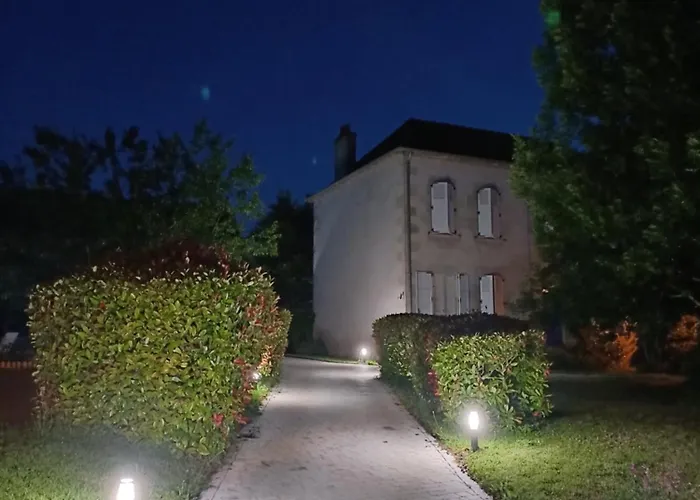 Alojamento de Acomodação e Pequeno-almoço Chic & Charme Au Presbytere 3*